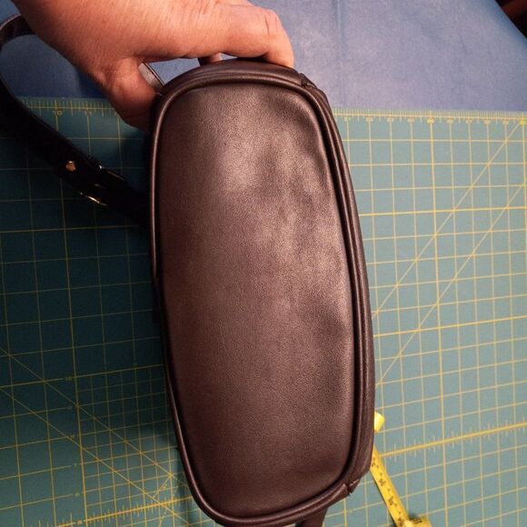 Etienne Aigner Tan Leather Zipper Top Silver tone Metal Shoulder Bag Cottagecore - Picture 11 of 13